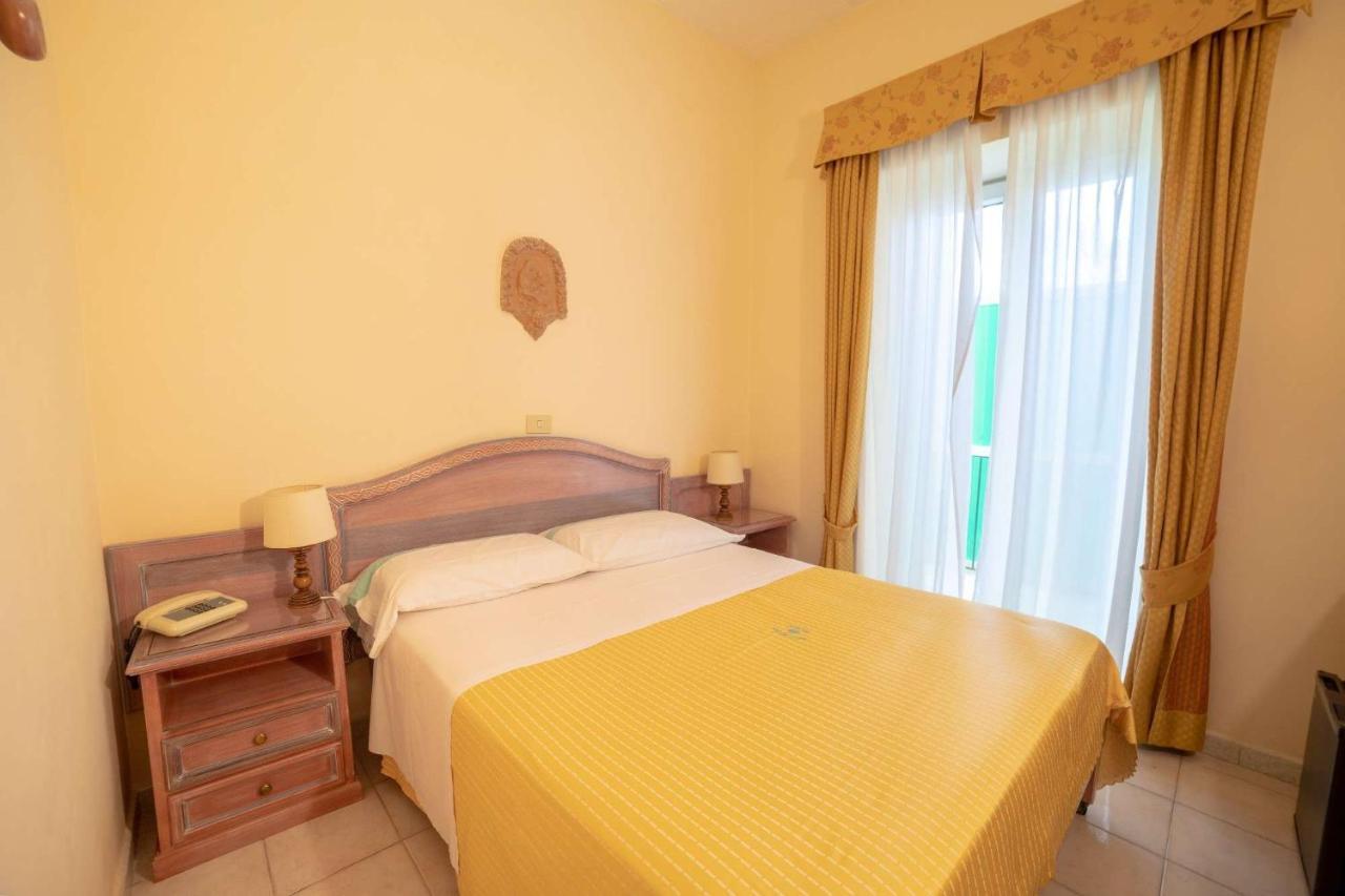Hotel Royal Terme Isquia Exterior foto