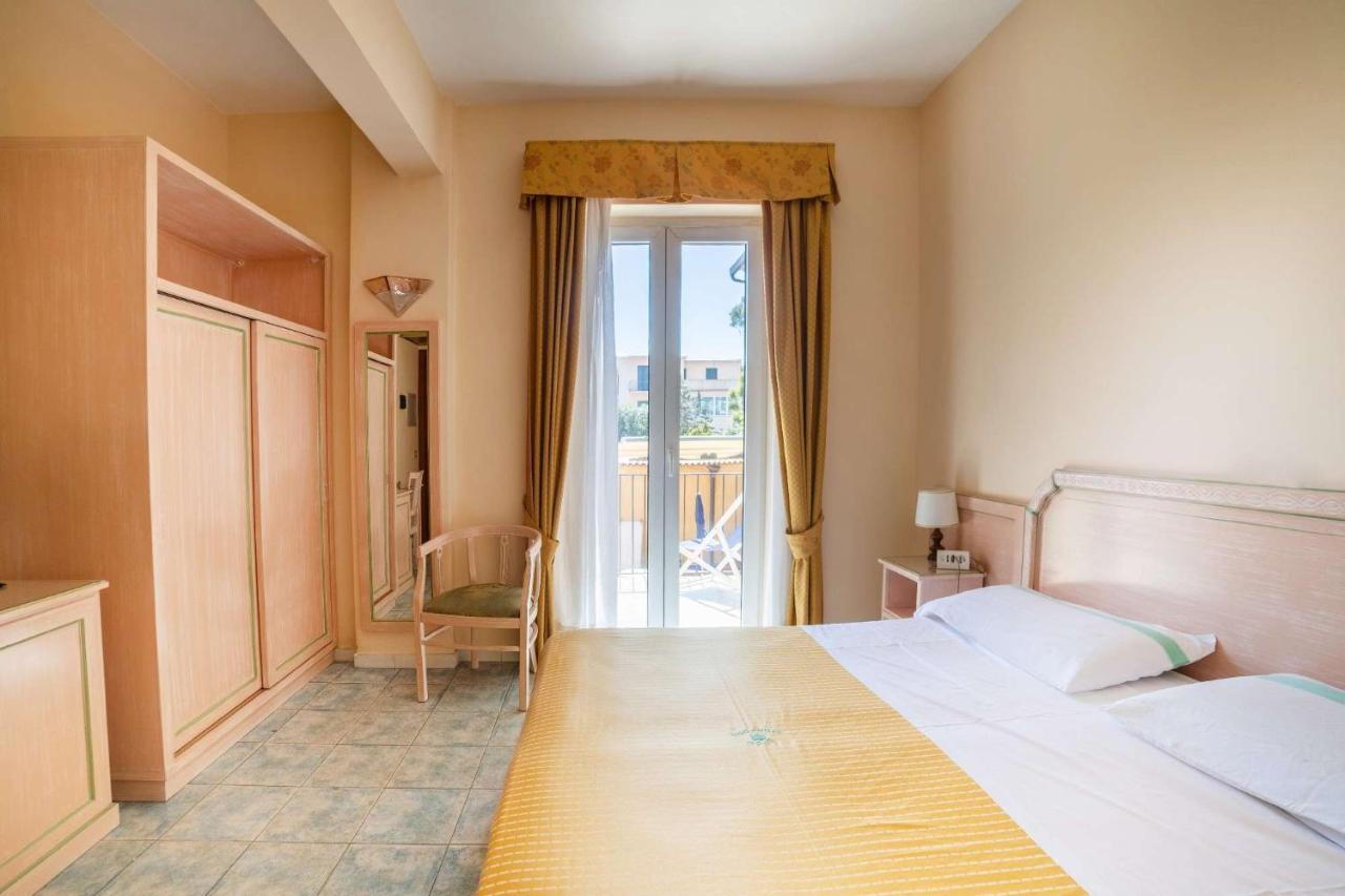 Hotel Royal Terme Isquia Exterior foto